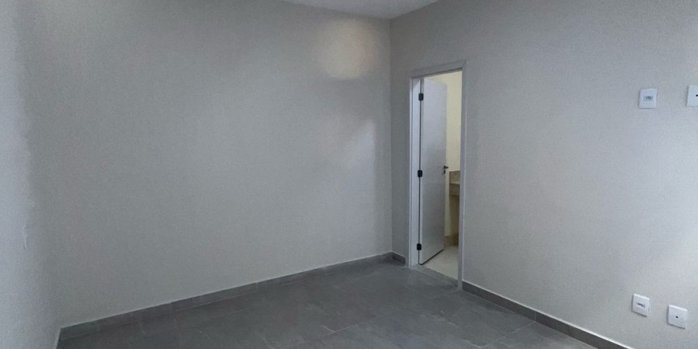 WhatsApp Image 2025-04-11 at 17.40.13 (1)